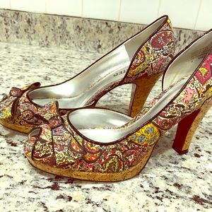 Stunning Kenneth Cole heels